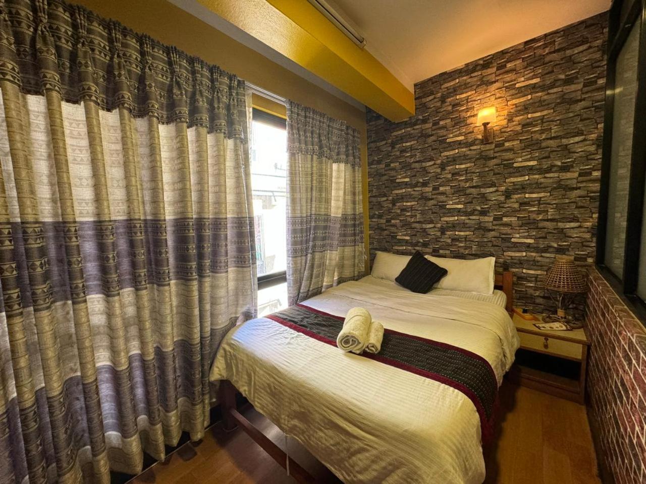 Looniva Guest House Lalitpur Oda fotoğraf