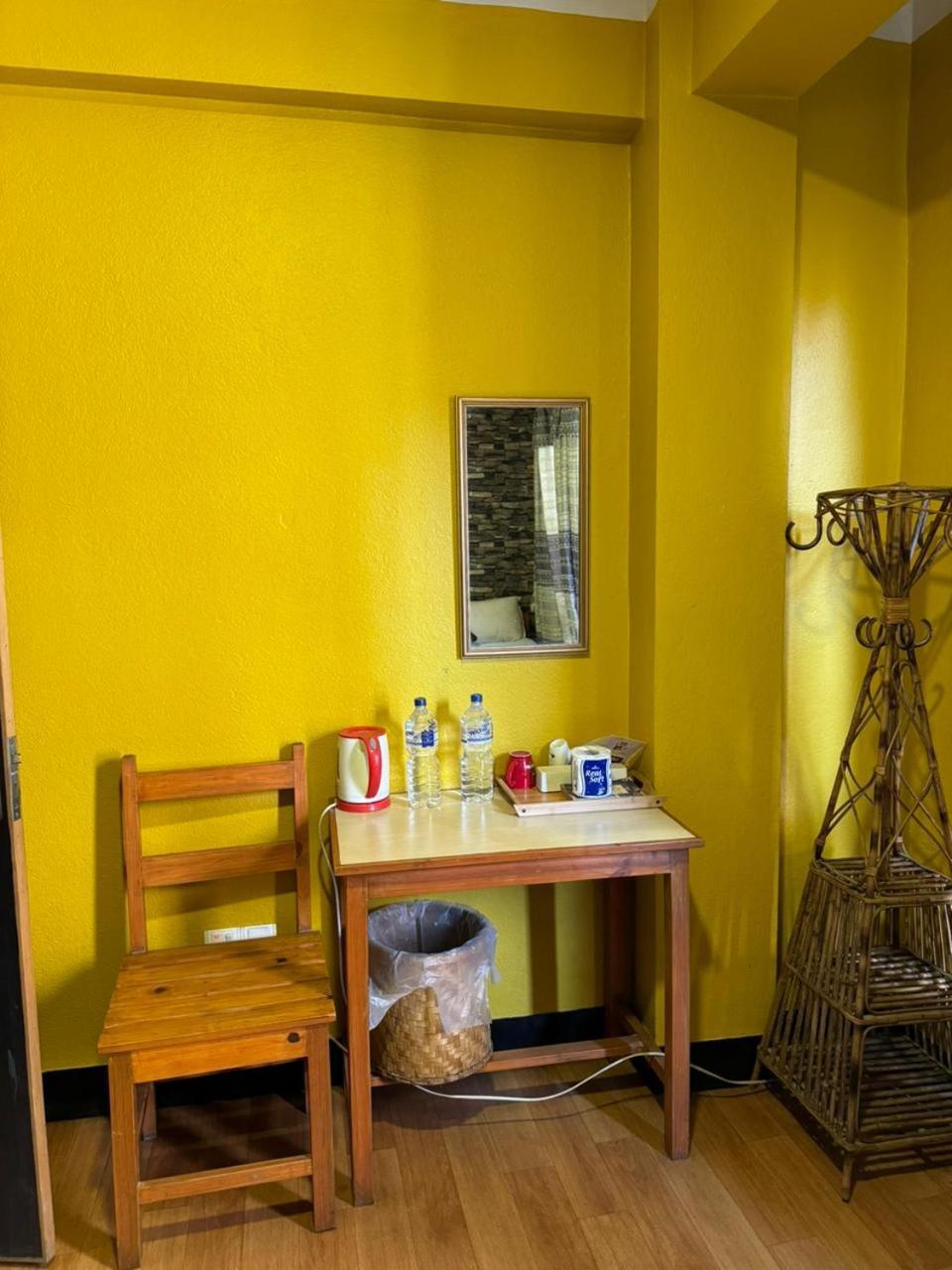 Looniva Guest House Lalitpur Oda fotoğraf