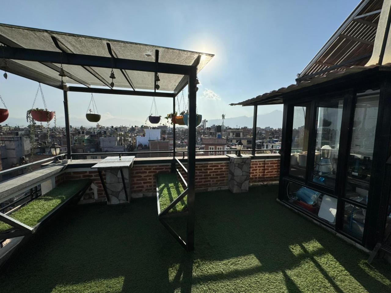 Looniva Guest House Lalitpur Oda fotoğraf
